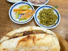 -陇兴楼(西安咸阳国际机场店)