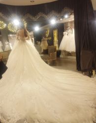 -艾米丽婚纱礼服