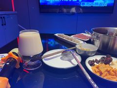 -唯爱KTV聚会餐厅(仙林东城汇店)