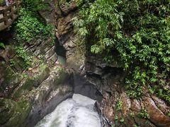 -龙水峡地缝景区