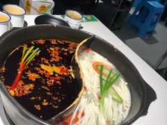 -钢管厂五区小郡肝串串香(滨江店)