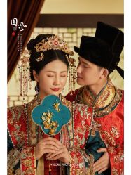 -雪中彩影婚纱摄影·微光艺术中心