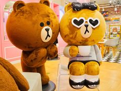 -LINE FRIENDS Garosu-gil Flagship Store