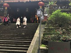 -峨眉山报国寺