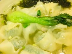 素馅馄饨-玖鲜小笼(中山广场店)