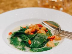 酥脆鱼汤浸菜苗-誉珑轩