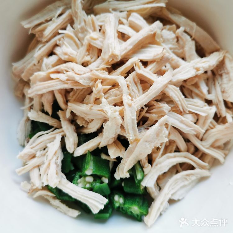 美味又减脂的秋葵鸡胸肉沙拉