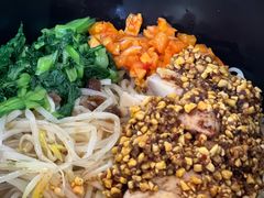 -两勺子一碗口水鸡拌面