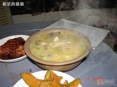 咸鲜土鸡煲-老品芳