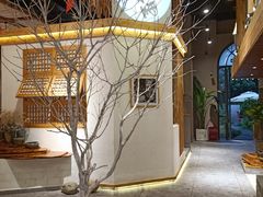 -墨居上隐·院子里火锅(峨眉店)