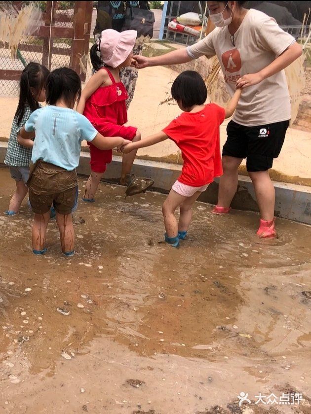 泥巴营地，夏天带孩子到这来遛一遛[调皮]