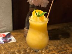 -layback cafe & bar