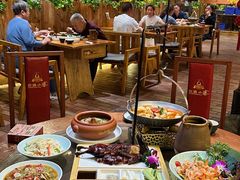 -老滇山寨•云南特色菜•地方菜•民族风情歌舞表演(金碧店)