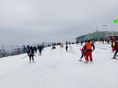 -浙东第一尖雪山欢乐谷