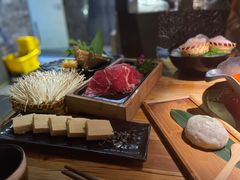 -湊湊火锅·茶憩(杭州湖滨银泰in77店)