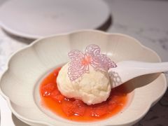 丹东草莓雪绵豆沙-奉天小馆·非遗东北菜(济南万象城店)