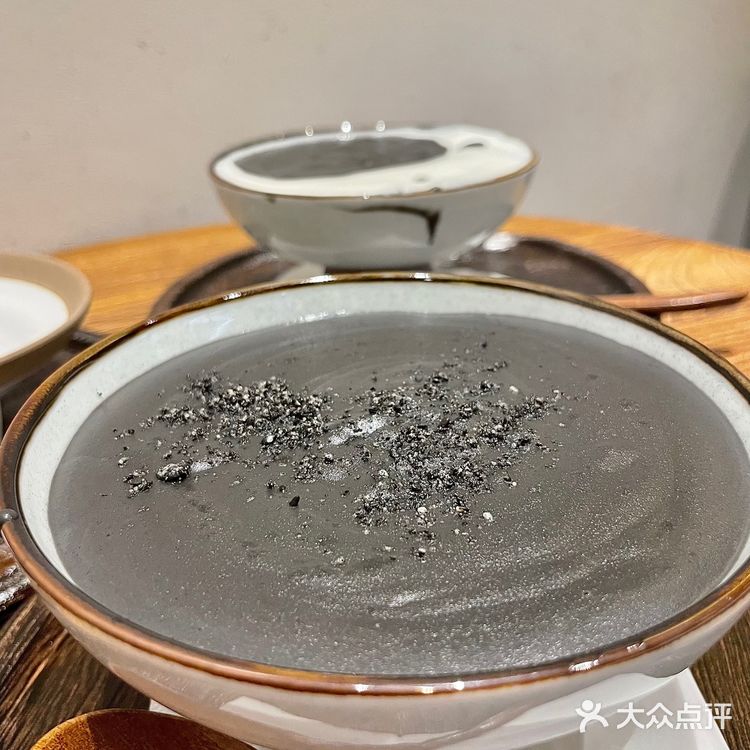 正儿八经现磨芝麻糊🥣快带你的笨蛋闺蜜来