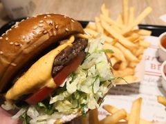 -The Habit Burger Grill 哈比特汉堡(爱琴海店)
