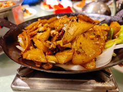 干锅土豆片-华盛园卷子王农家菜水库鱼