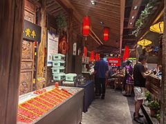 -野山舂·贵州现舂酸汤火锅(鸿通城店)