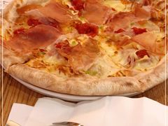 -城市大道红炉披萨烘焙坊