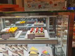 面包甜点陈列柜-可颂坊(坂田万科城店)