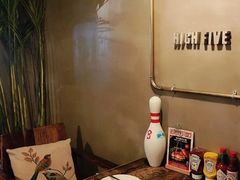 -HIGH FIVE哈福手工汉堡(桂林路店)