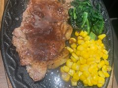 西冷牛排配黑胡椒酱-萨莉亚意式餐厅(杭州滨江天街店)