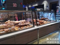 -巴黎贝甜(大宁国际商业广场店)