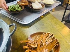 -黄潇洒老火锅(九眼桥宏济巷店)