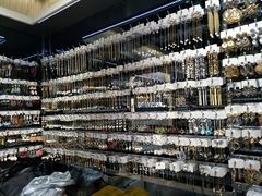 -义乌小商品批发市场(中国小商品城·篁园服装市场店)