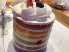 彩虹蛋糕-巴黎贝甜·生日蛋糕(环球中心店)