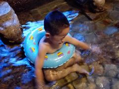 -泉城欧乐堡戏水湾艺术养生温泉