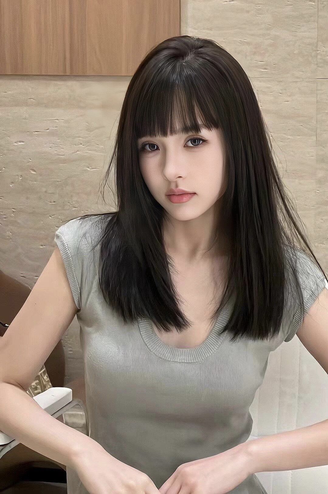 超小姐姐很喜欢你的拍照风格,想邀甜美刘海直发