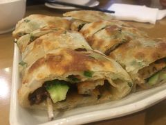 葱饼卷牛肉-台北楚楚园馅饼粥(虹桥南丰城店)