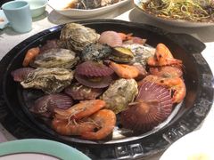 老灶蒸汽海鲜锅-巧克力渔家.小船海鲜胶东菜(万平口店)