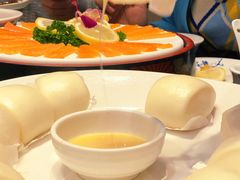 奶油小馒头-醉美东江·三文鱼·烧鸡公