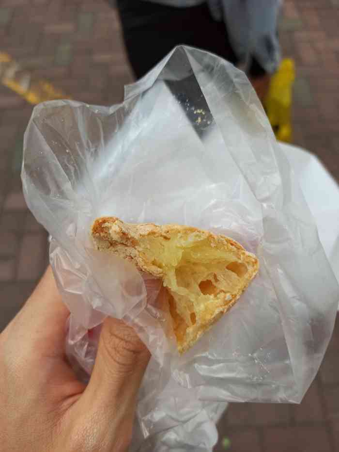 幸福西饼面包茶饮(端州四路店)-"「蒜泥芝芝包」奶酪芝士轻盈醇厚