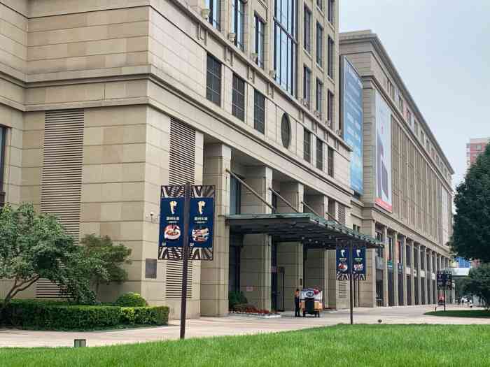 远洋未来广场-"公司的班车每天下班都在这停,所以只要是实.