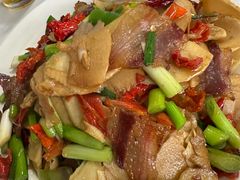 腊肉炒笋-江湾牛蹄馆
