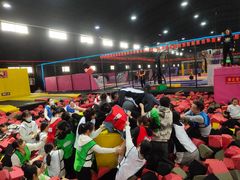 -嘿哟动霸CHUA·新潮玩运动娱乐中心·蹦床滑冰团建乐园