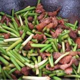 玉米厨房一一下酒下饭的蒜苔炒牛肉