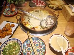 -洱火云南酸菜牛肉火锅(石景山当代商城店)