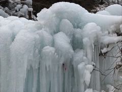 -大平台龙居瀑布旅游区