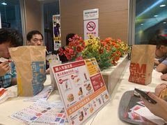 -麦当劳(轻轨曹杨路店)