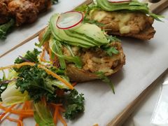 丹麦开放三文治配吞拿鱼&牛油果-农畉LONFOOD(福田星河COCOPark店)