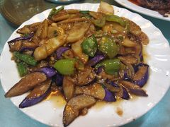 地三鲜-川人川菜馆·小龙虾·鲜虾现做(黄山路店)