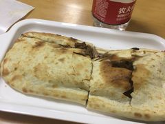 熏肥肠鞋底火烧-宝光熏肉鞋底火烧(新街口店)