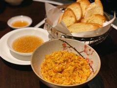 蟹粉伴吐司-杭州西子湖四季酒店·金沙厅