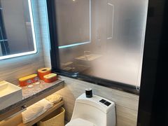 -深圳龙华大浪商业中心亚朵X酒店